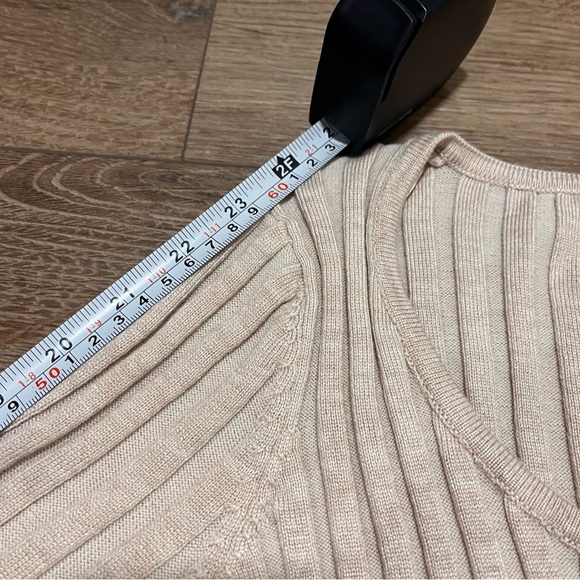 Pink Rose Button-up Cropped Sweater - Size Medium - Picture 8 of 12